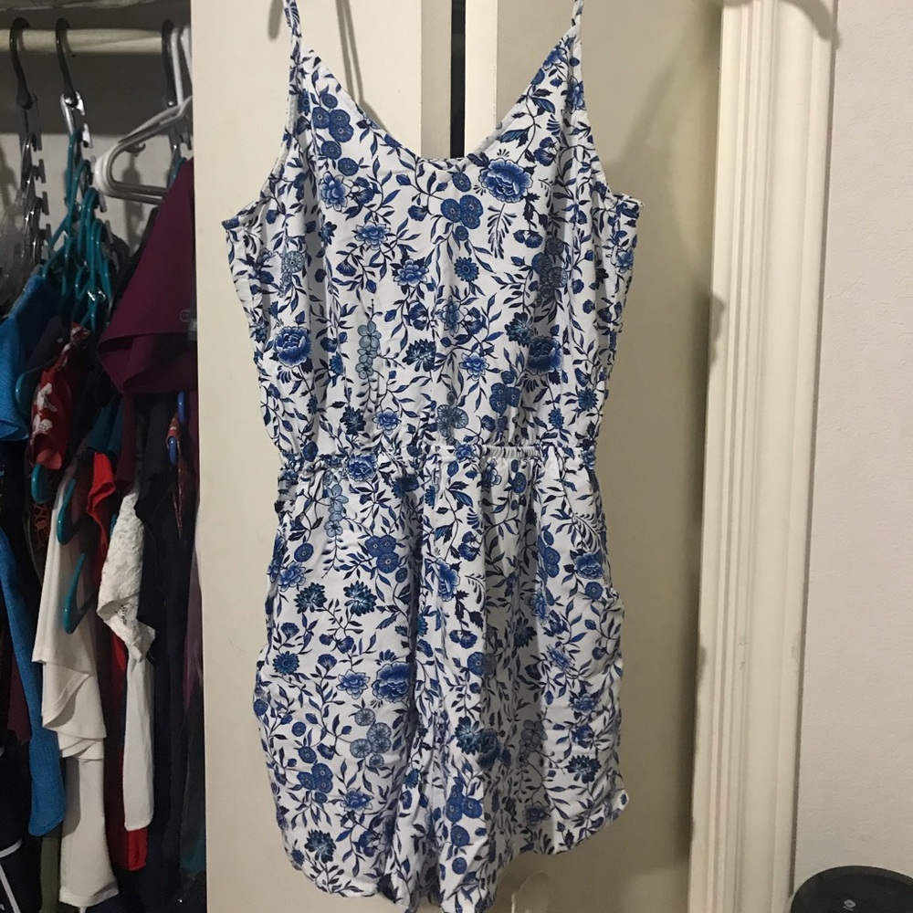 H&M floral romper - Picture 2 of 3